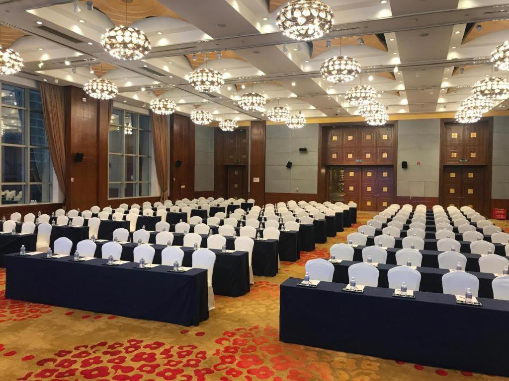 Dekin Hotel Chongqing Jiefangbei 외부 사진