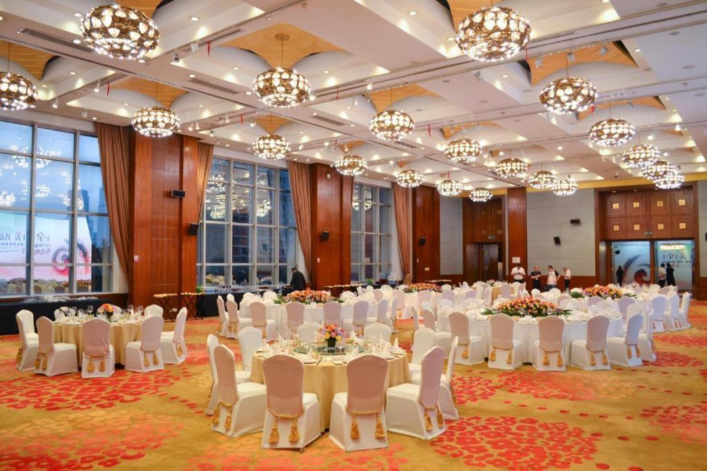 Dekin Hotel Chongqing Jiefangbei 외부 사진
