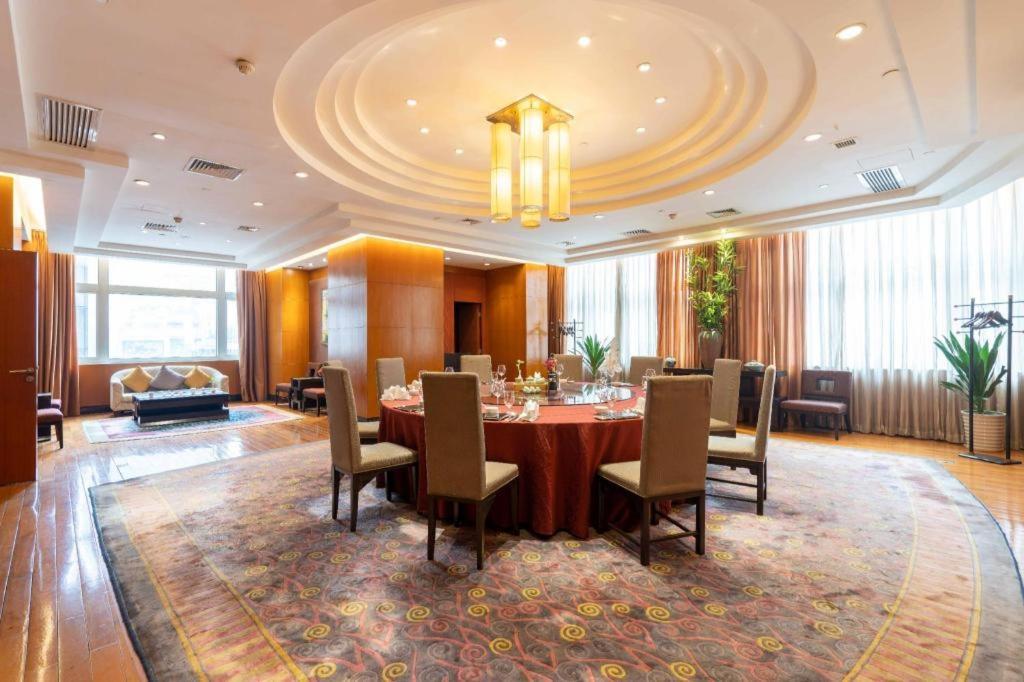 Dekin Hotel Chongqing Jiefangbei 외부 사진